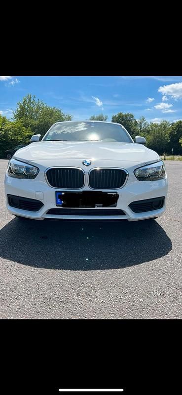 Weiß Gebraucht 2017 BMW 118 Kleinwagen | 13.100 € (Fairer Preis) - Bild 1/4