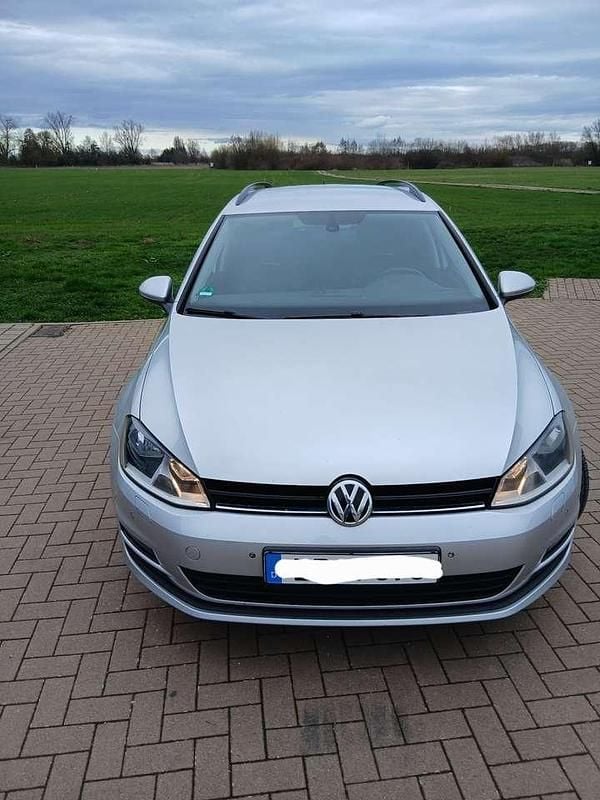 Gebraucht VW Golf VII LOUNGE 110 PS (80 kW) 2015 Limousine