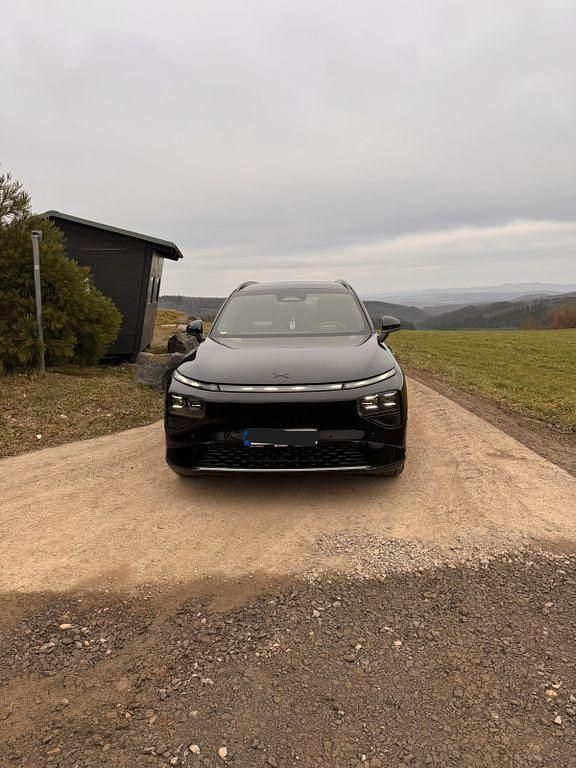 Schwarz Gebraucht 2025 XPENG G9 AWD Performance SUV | 61.500 € (Teuer) - Bild 1/4