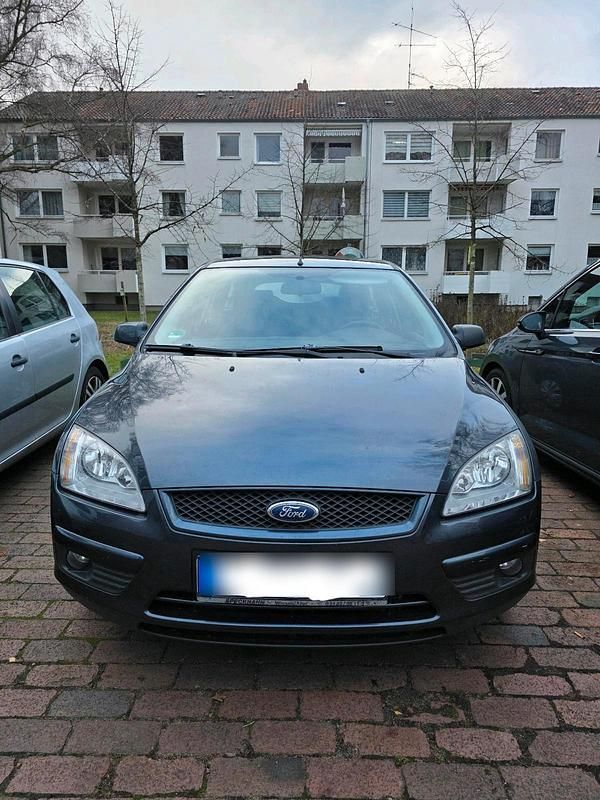 Grau Gebraucht 2007 Ford Focus Kombi | 1.190 € (Superpreis) - Bild 1/4