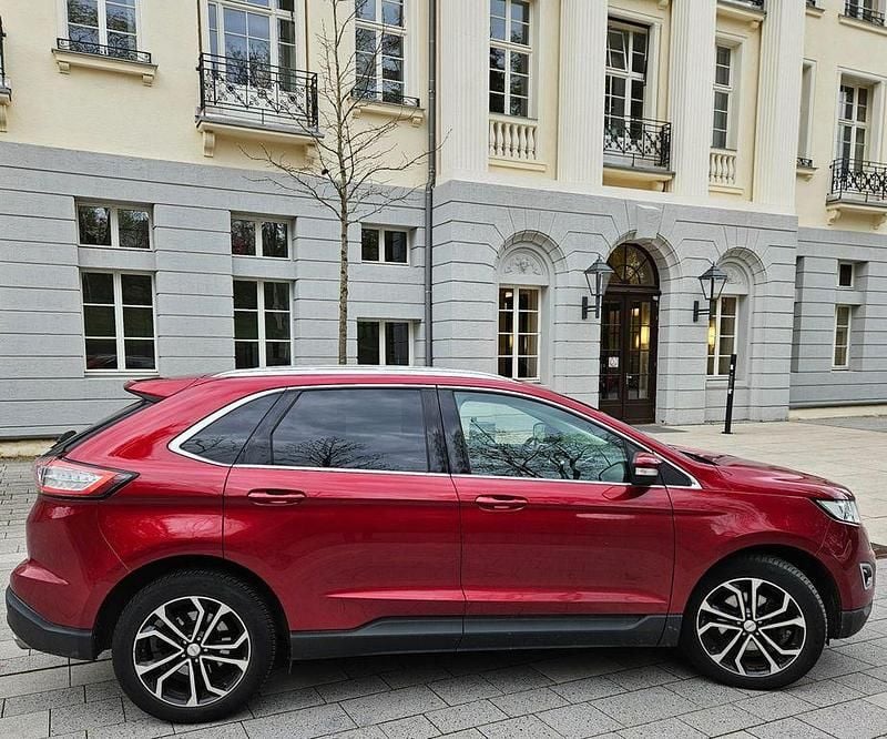 Gebraucht Ford Edge Titanium 179 PS (131 kW) 2017 Rot SUV