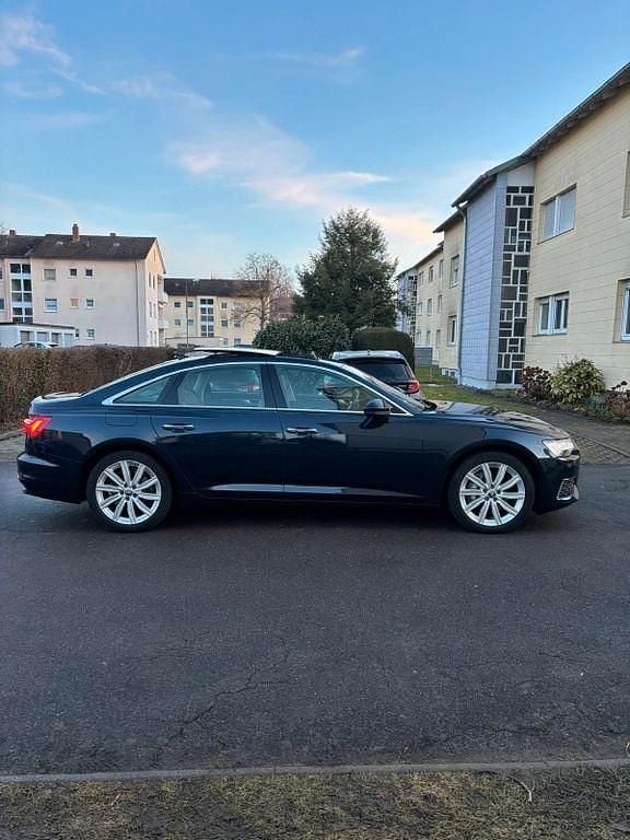 Gebraucht Audi A6 Ambiente 231 PS (169 kW) 2019 Blau Limousine