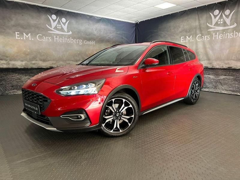 Używany Ford Focus Active X 150 KM (110 kW) 2022 Czerwony Sedan/Limuzyna
