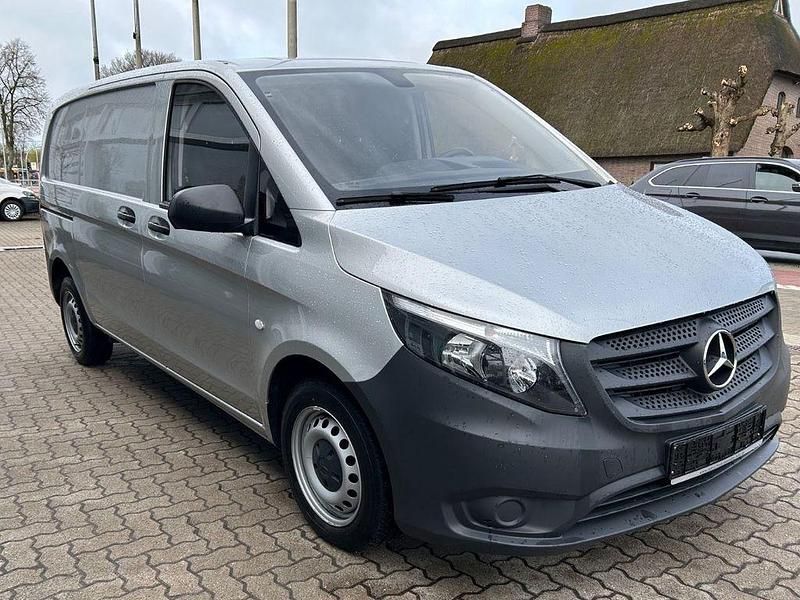 Gebraucht Mercedes Vito 102 PS (75 kW) 2021 Brillantsilber Van