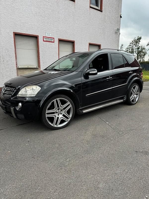 Schwarz Gebraucht 2008 Mercedes ML420 AMG SUV | 7.500 € (Superpreis) - Bild 1/4