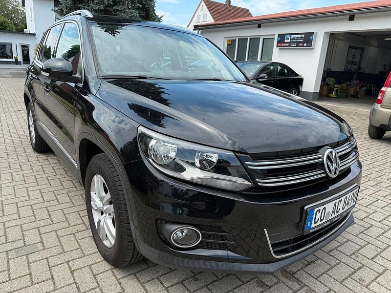 Schwarz Gebraucht 2012 VW Tiguan SUV | 9.650 € (Etwas zu teuer) - Bild 1/4