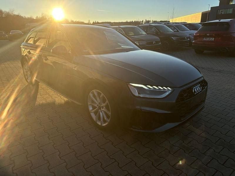 Gebraucht Audi A4 S-Line 204 PS (150 kW) 2024 Grau Limousine
