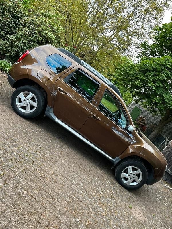 Braun Gebraucht 2011 Dacia Duster SUV | 6.300 € (Etwas zu teuer) - Bild 1/4
