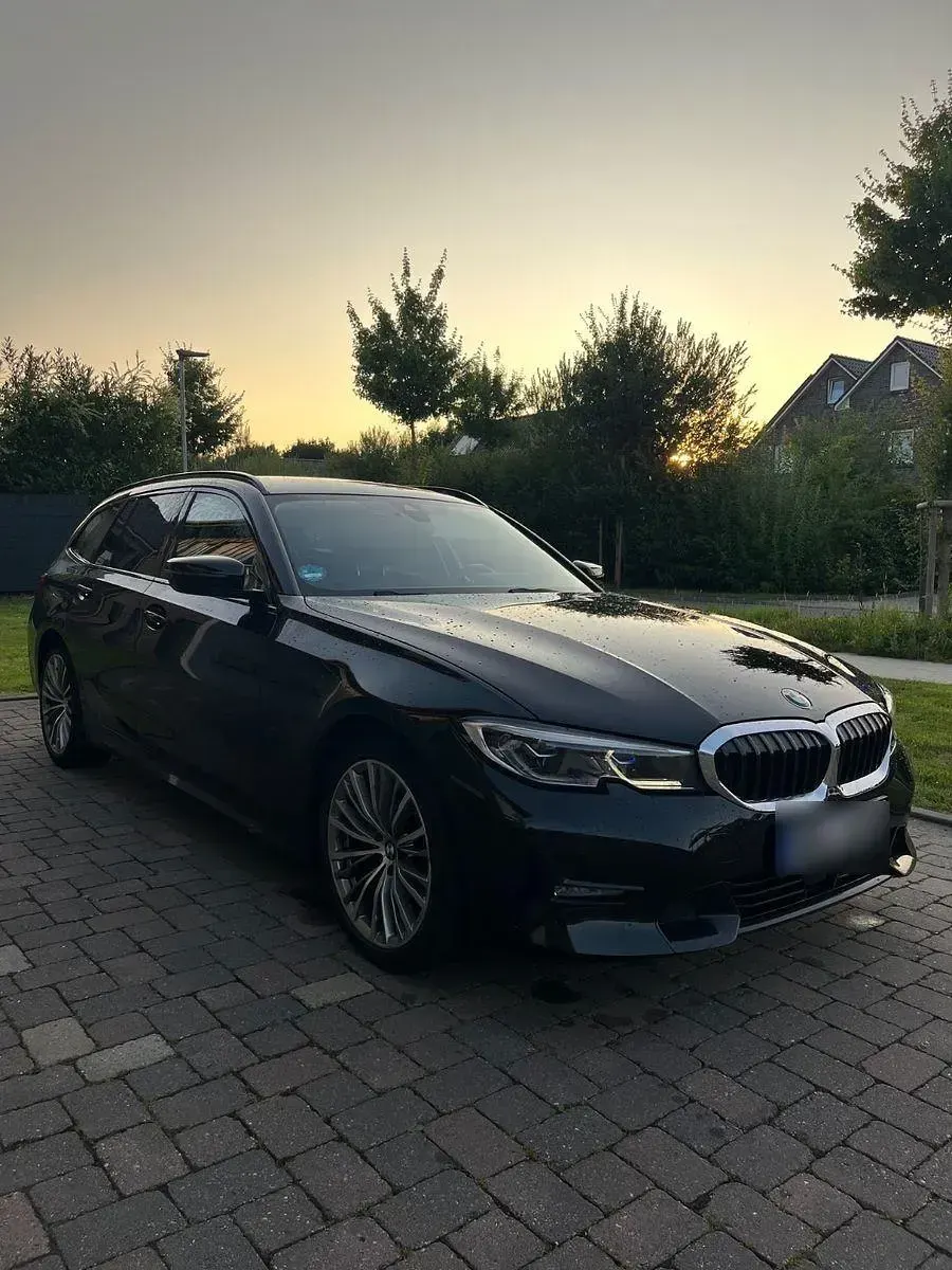 Gebraucht BMW 320 Sport Line 190 PS (139 kW) 2020 Schwarz Kombi