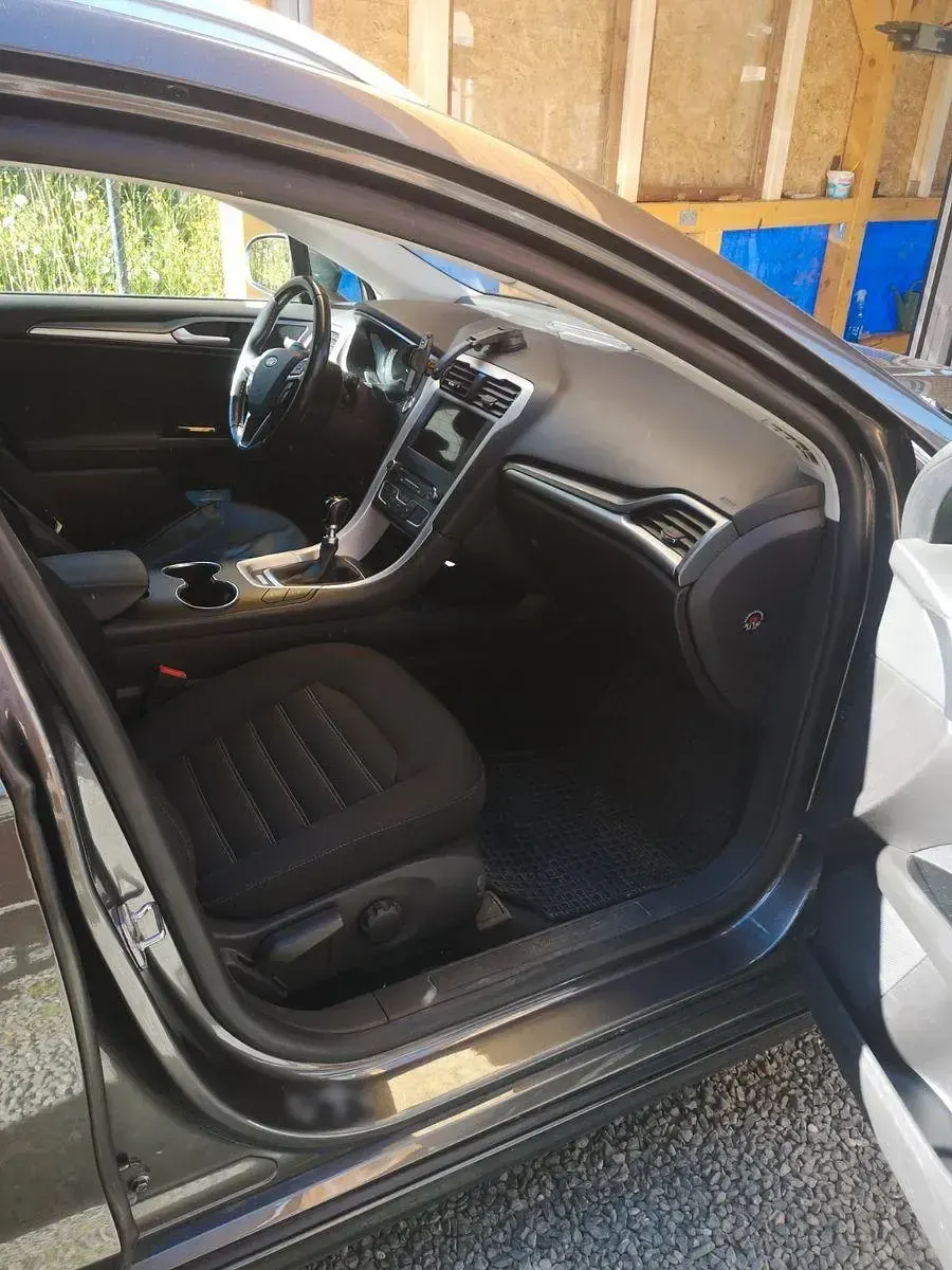 Gebraucht Ford Mondeo Titanium 162 PS (119 kW) 2017 Grau Kombi