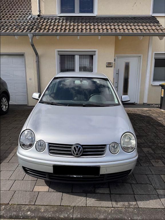 Gebraucht VW Polo Highline 75 PS (55 kW) 2004 Silber Kleinwagen