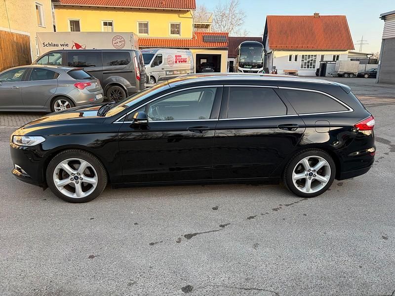 Gebraucht Ford Mondeo Titanium 160 PS (117 kW) 2018 Schwarz Kombi