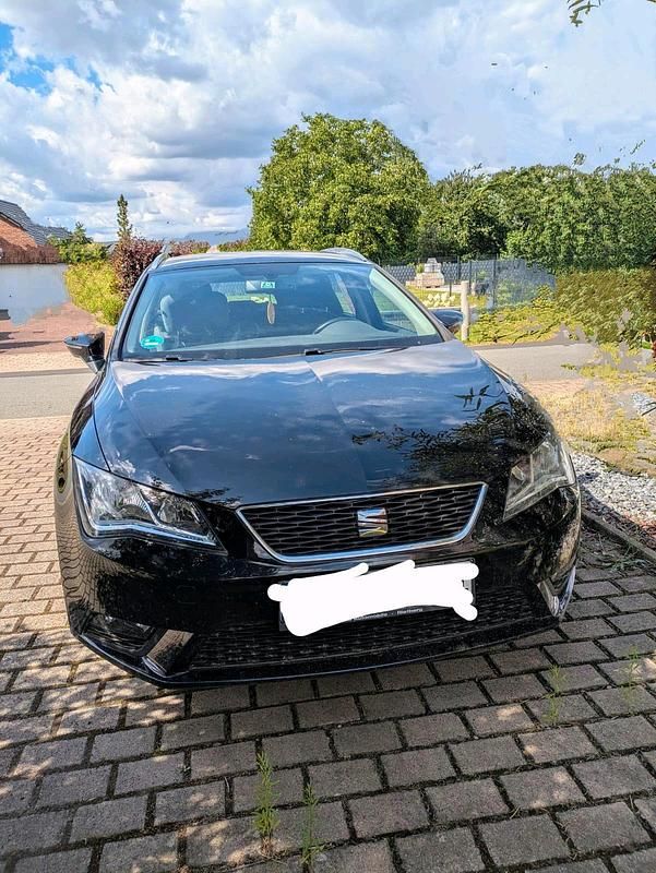 Schwarz Gebraucht 2015 Seat Leon ST Kombi | 7.999 € (Guter Preis) - Bild 1/3
