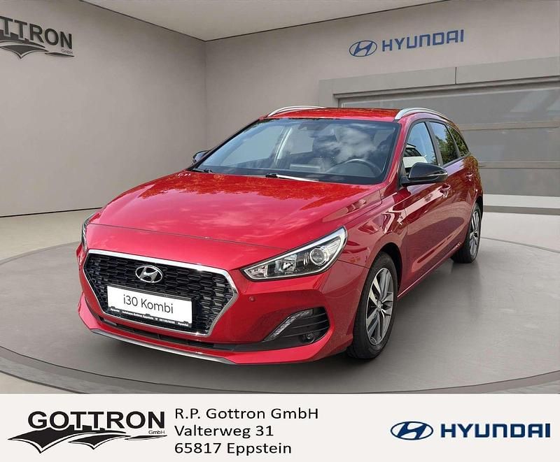 Fiery red / mic Gebraucht 2019 Hyundai i30 Kombi | 13.400 € (Fairer Preis) - Bild 1/4