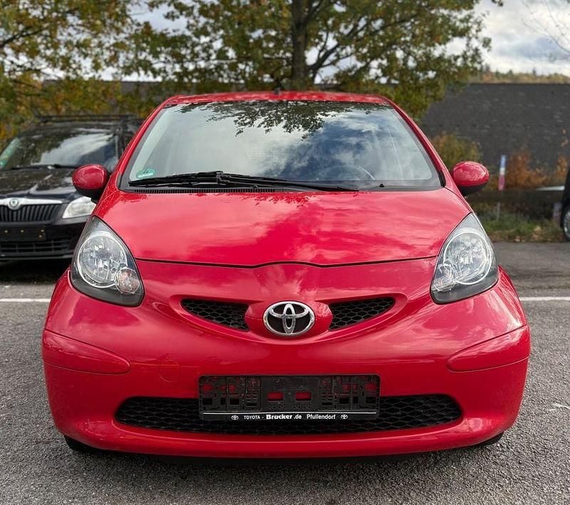 Rot Gebraucht 2006 Toyota Aygo Club Kleinwagen | 1.100 € (Superpreis) - Bild 1/4