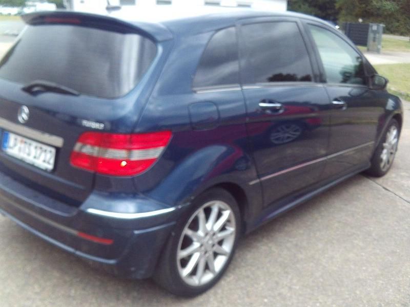 Gebraucht Mercedes E200 193 PS (141 kW) 2006 Blau Limousine