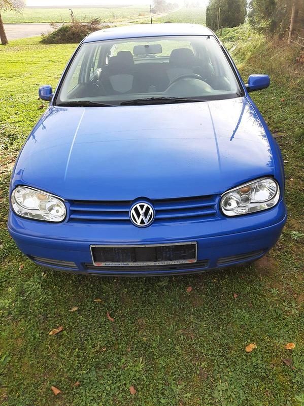 Blau Gebraucht 1998 VW Golf IV Kleinwagen | 2.350 € (Fairer Preis) - Bild 1/4