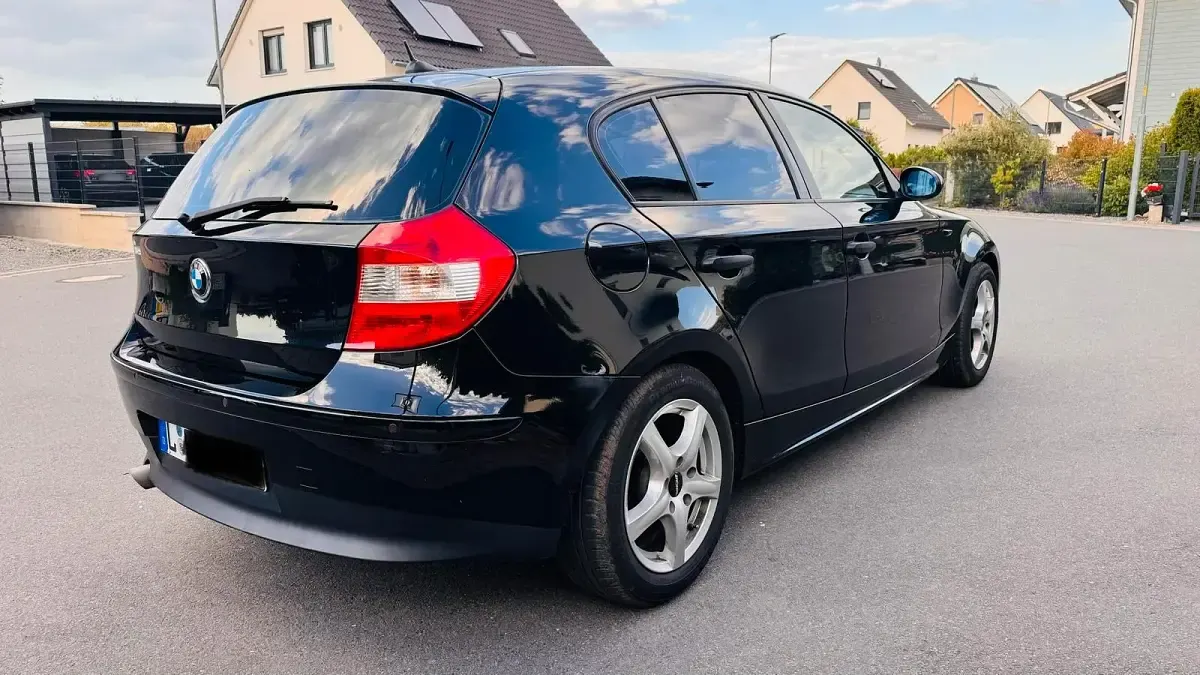 Gebraucht BMW 116 115 PS (84 kW) 2005 Schwarz Kleinwagen