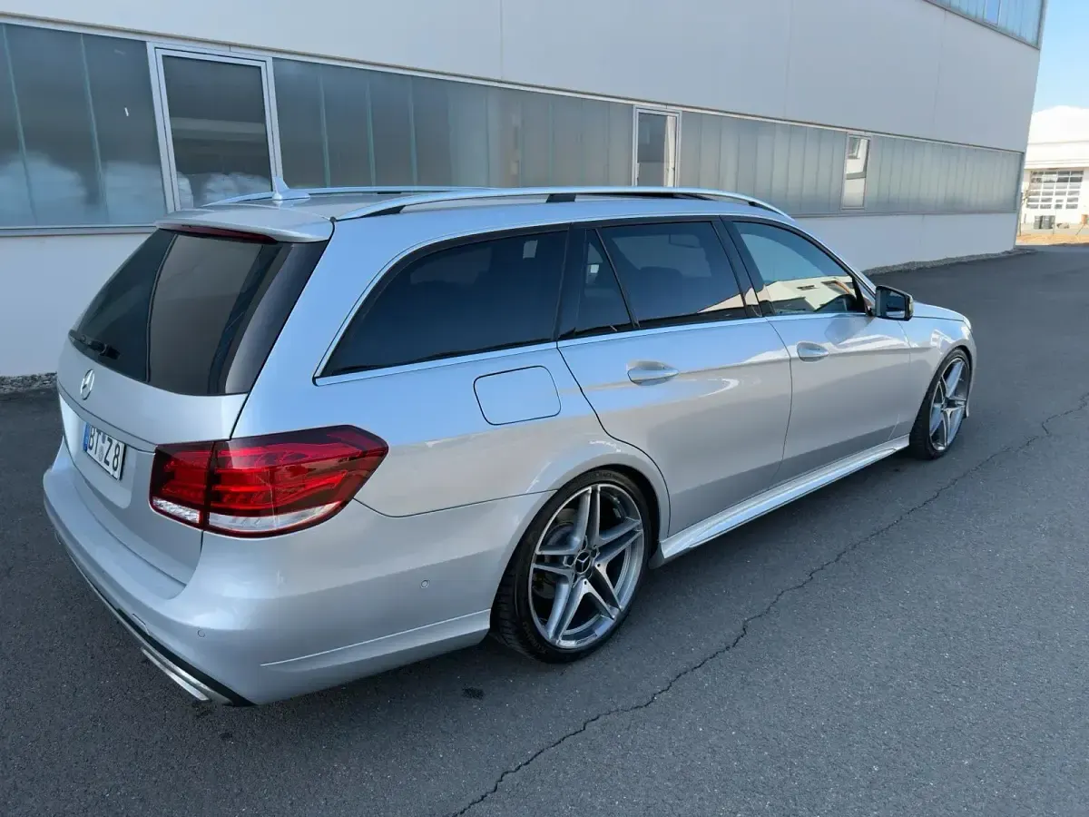 Gebraucht Mercedes E220 AMG 170 PS (125 kW) 2015 Silber Kombi