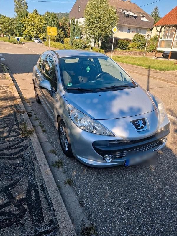 Grau Gebraucht 2009 Peugeot 207 Coupé | 5.800 € (Teuer) - Bild 1/4