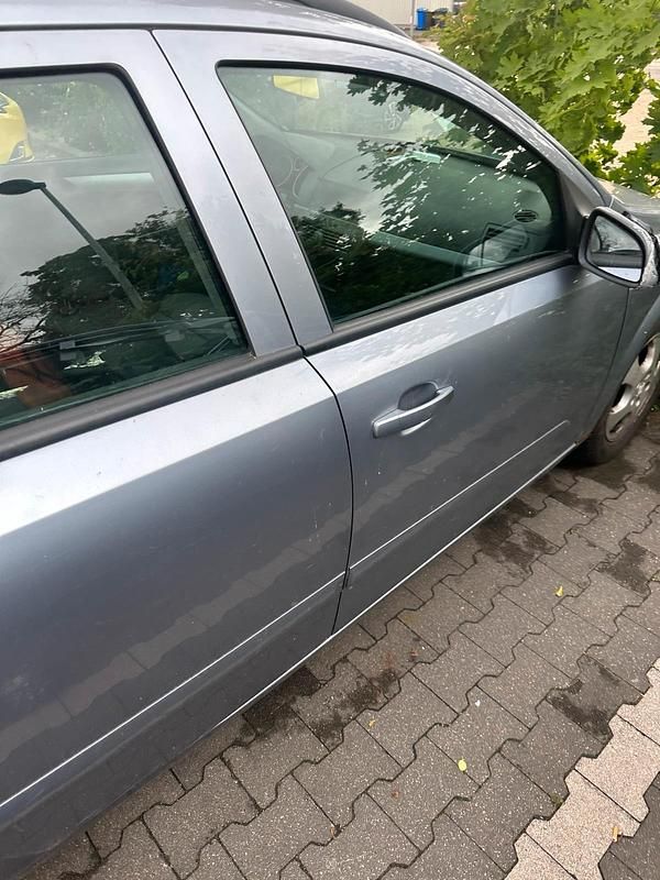 Blau Gebraucht 2004 Opel Astra Kombi | 400 € (Superpreis) - Bild 1/4