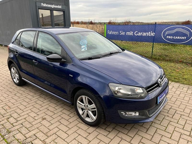 Blau Gebraucht 2012 VW Polo Match Kleinwagen | 6.490 € (Fairer Preis) - Bild 1/4
