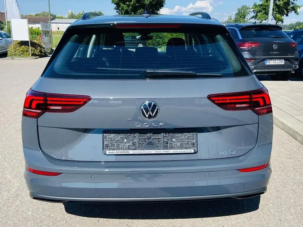 Gebraucht VW Golf VIII Life 116 PS (85 kW) 2025 Delfingrau metallic Kombi