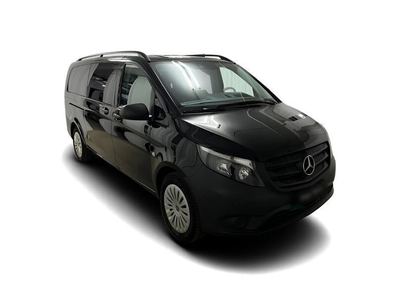 Schwarz Gebraucht 2023 Mercedes Vito Van / Kleinbus | 42.949 € - Bild 1/4