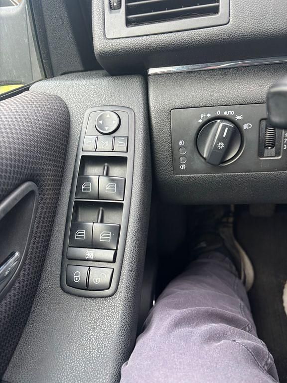 Gebraucht Mercedes B160 95 PS (69 kW) 2011 Schwarz Van / Kleinbus