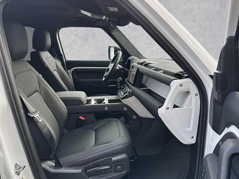 Gebraucht Land Rover Defender S 206 PS (151 kW) 2025 Fuji white SUV
