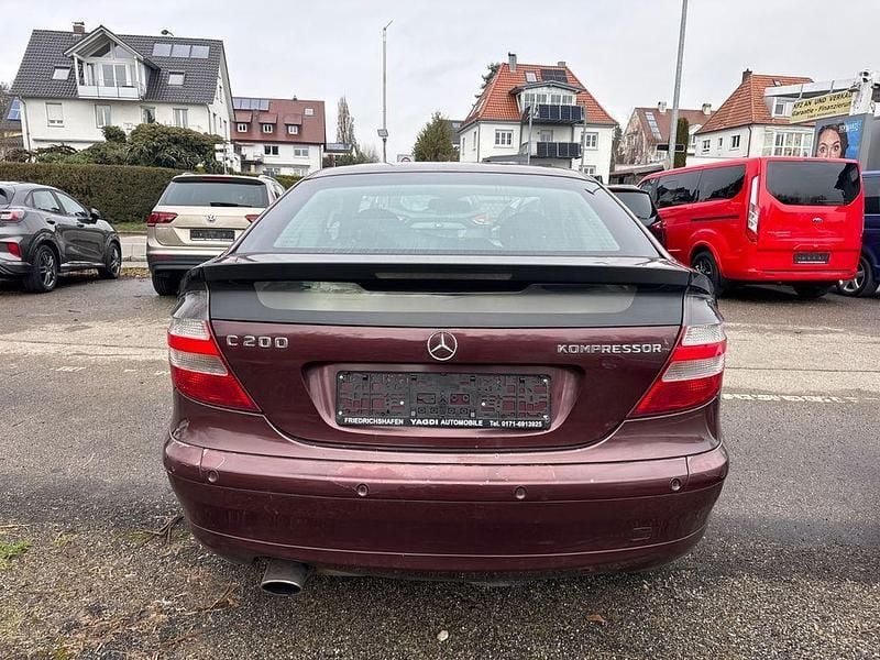 Gebraucht Mercedes C200 163 PS (119 kW) 2006 Rot Coupé