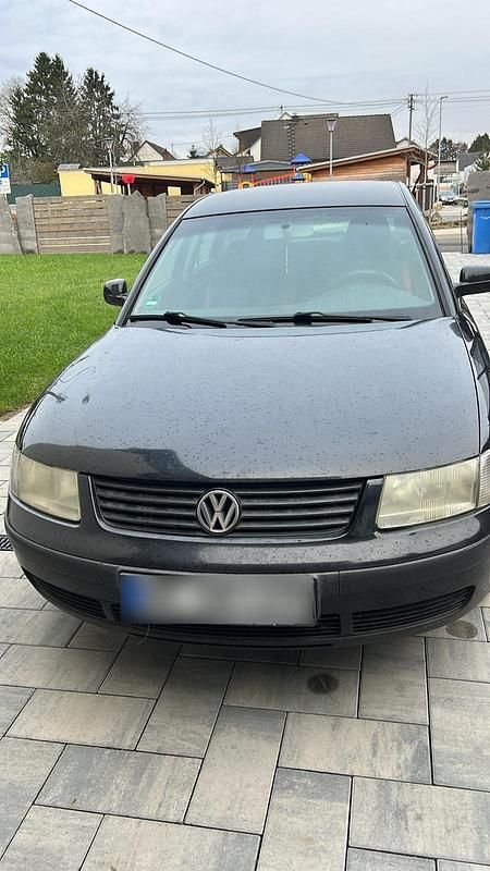Second-hand VW Passat 101 CP (74 kW) 2000 Negru Berlinǎ