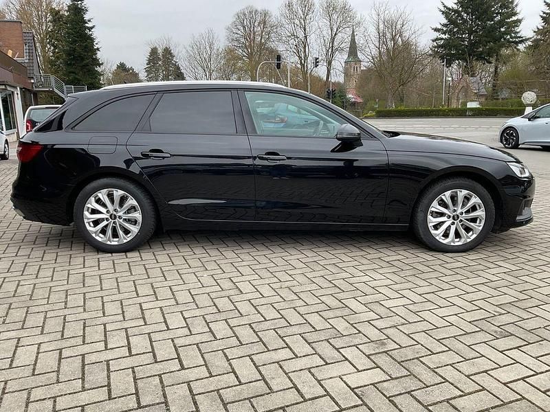 Gebraucht Audi A4 163 PS (119 kW) 2024 Schwarz Limousine