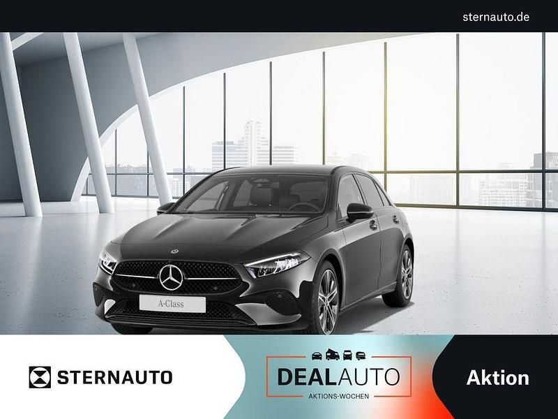 Unilack nachtschwarz Gebraucht 2024 Mercedes A200 Limousine | 29.393 € (Fairer Preis) - Bild 1/4