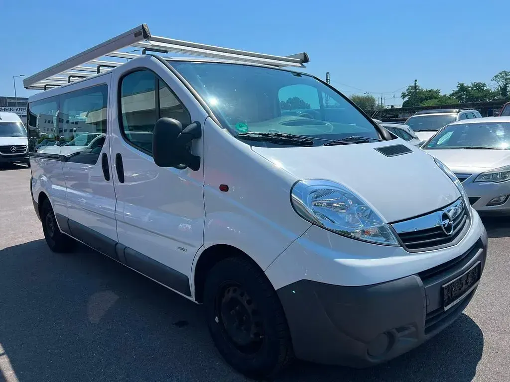 Gebraucht Opel Vivaro 114 PS (83 kW) 2011 Weiß Van / Kleinbus