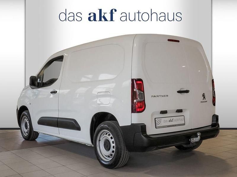 Gebraucht Peugeot Partner 110 PS (80 kW) 2021 Lack weiss banquise/typ aussen Van / Kleinbus
