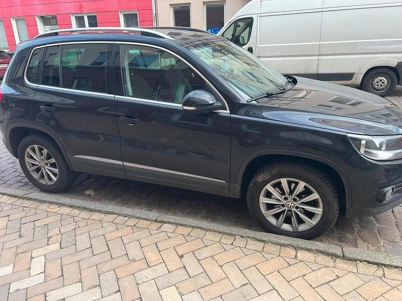 Gebraucht VW Tiguan 140 PS (102 kW) 2011 Schwarz SUV