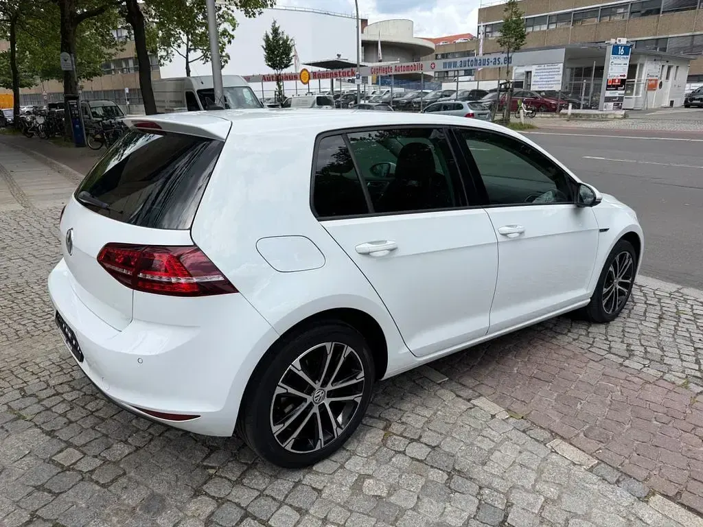 Second-hand VW Golf VII LOUNGE 110 CP (80 kW) 2015 Alb Berlinǎ