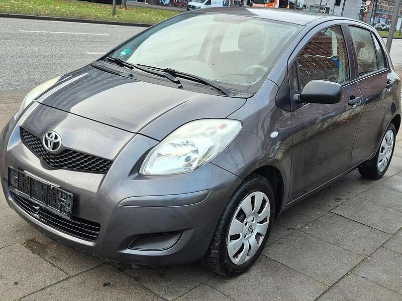 Grey metallic Gebraucht 2009 Toyota Yaris Cool Kleinwagen | 2.400 € (Guter Preis) - Bild 1/4