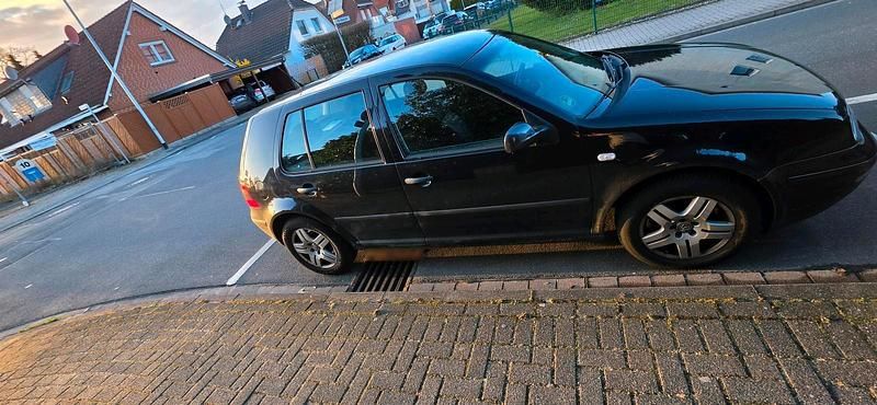 Gebraucht VW Golf IV 75 PS (55 kW) 2002 Schwarz Kleinwagen