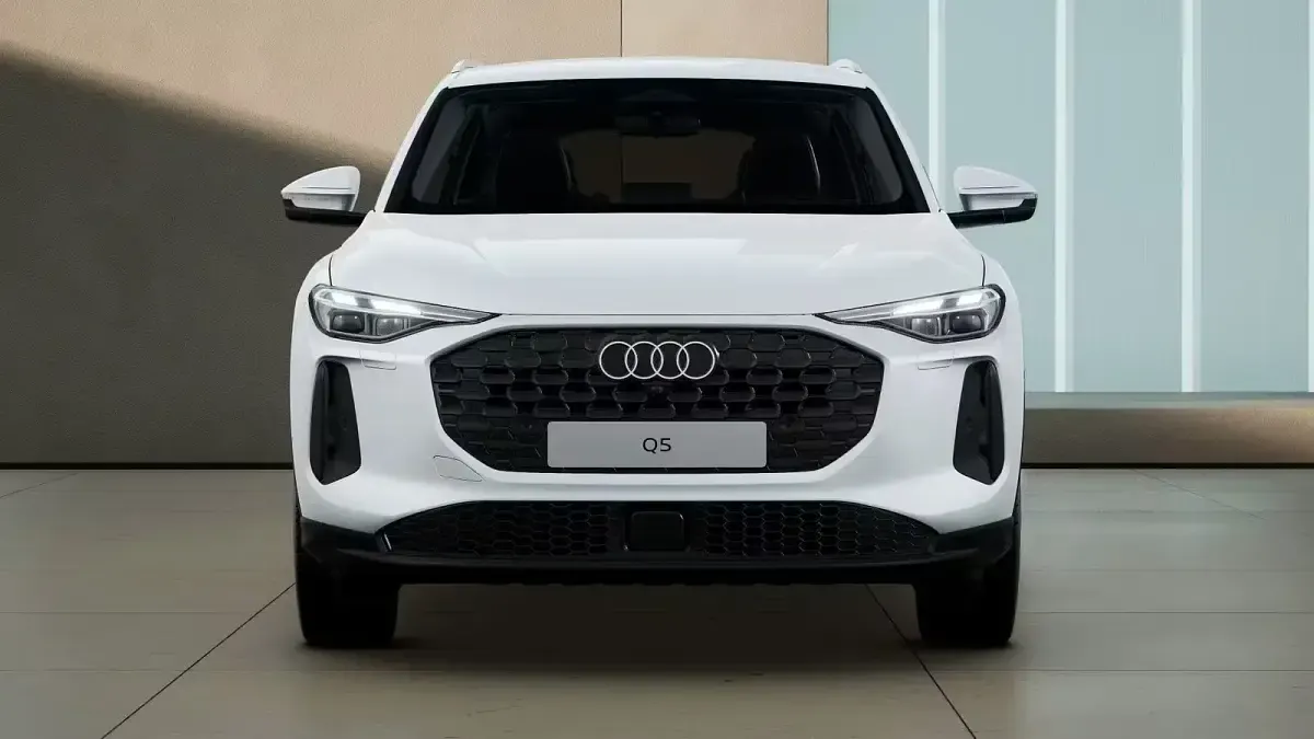 Gebraucht Audi Q5 Ambiente 204 PS (150 kW) 2025 Gletscherweiß metallic SUV