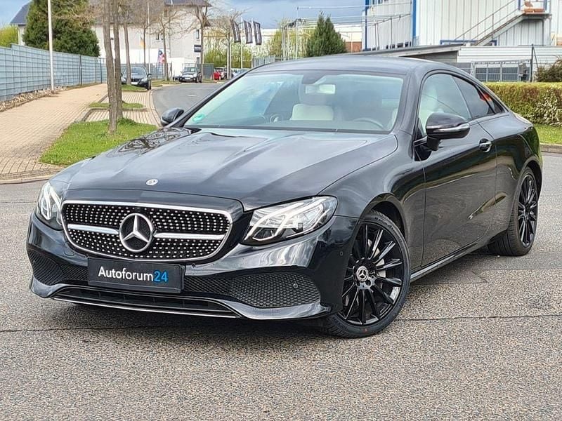 Gebraucht Mercedes E300 245 PS (180 kW) 2018 Schwarz Coupé