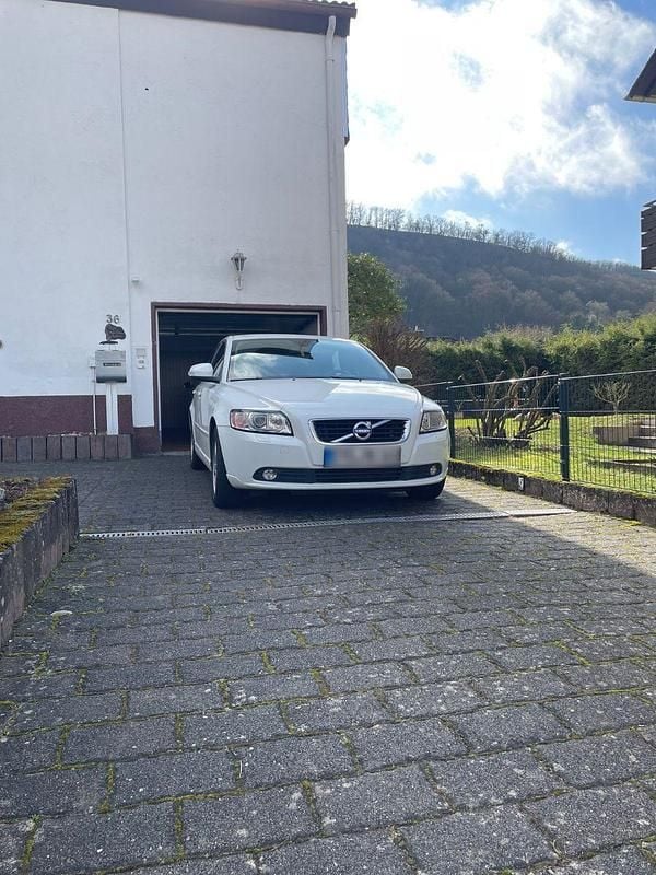 Gebraucht Volvo S40 Kinetic 114 PS (83 kW) 2012 Weiß Limousine