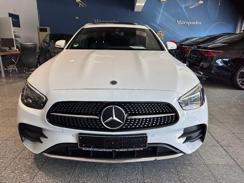 Usado Mercedes E220 AMG 200 CV (147 kW) 2022 Blanco Familiar