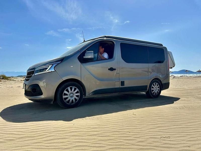 Gebraucht Renault Trafic 145 PS (106 kW) 2019 Beige Van / Kleinbus