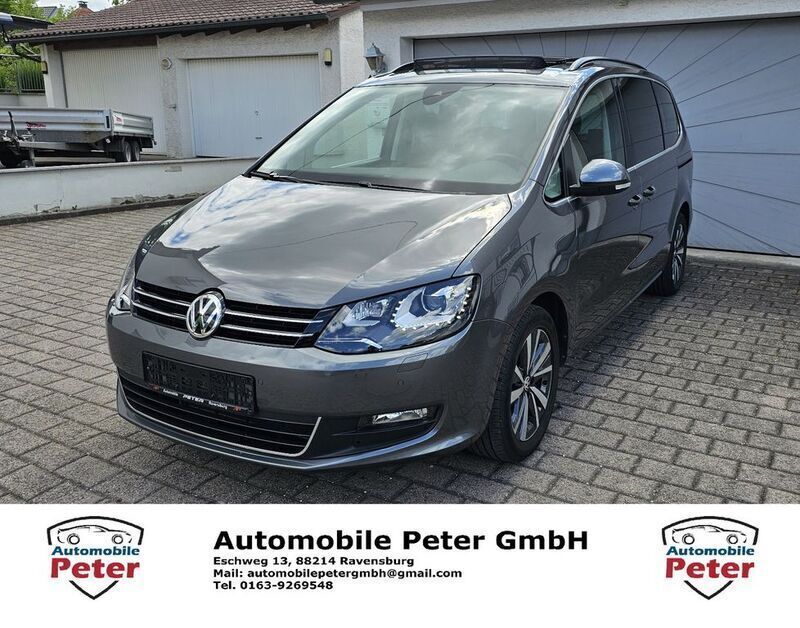 Grau Gebraucht 2022 VW Sharan Comfortline Van / Kleinbus | 34.950 € (Teuer) - Bild 1/4