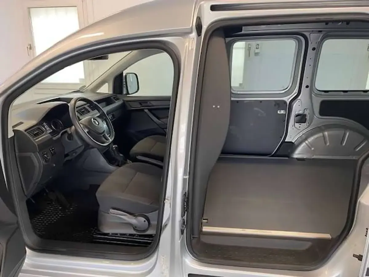 Gebraucht VW Caddy 102 PS (75 kW) 2018 Reflexsilber metallic Van / Kleinbus