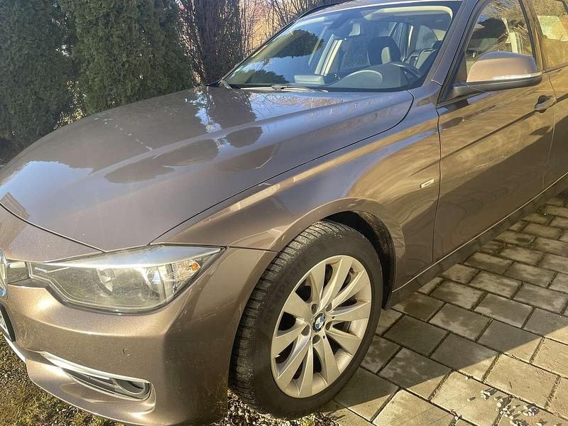 Gebraucht BMW 320 Sport Line 184 PS (135 kW) 2012 Braun Kombi