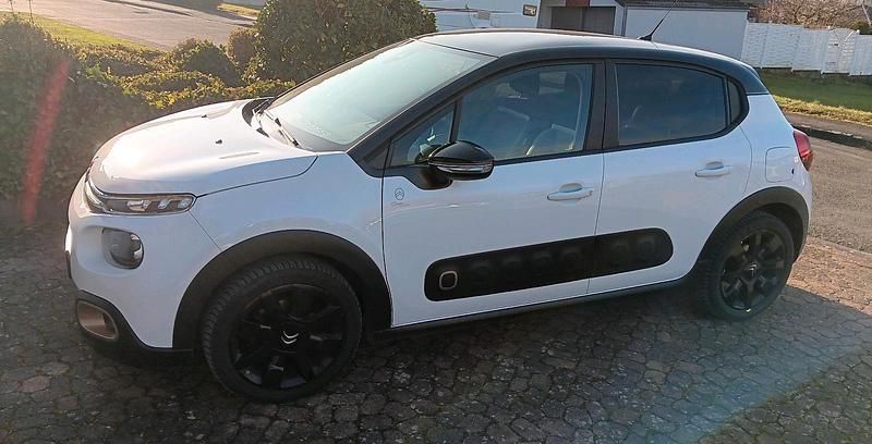 Weiß Gebraucht 2019 Citroën C3 Origins Kleinwagen | 11.880 € (Guter Preis) - Bild 1/4