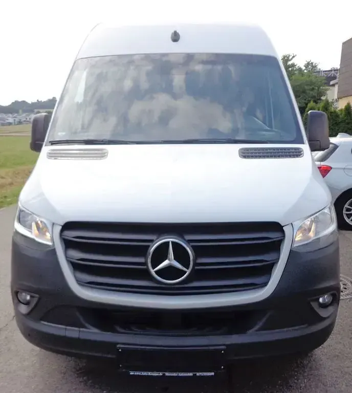 Gebraucht Mercedes Sprinter 163 PS (119 kW) 2020 Arktikweiss Van